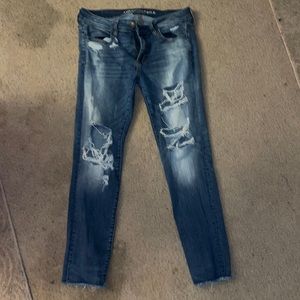 Ripped / distressed skinny jeans